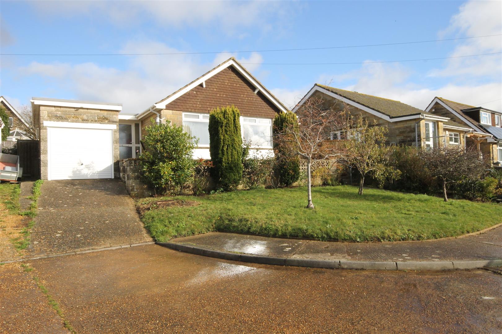 House Chine Close in Freshwater
