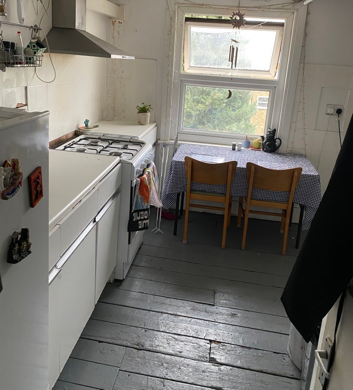 Room Jenner Road in Greater London