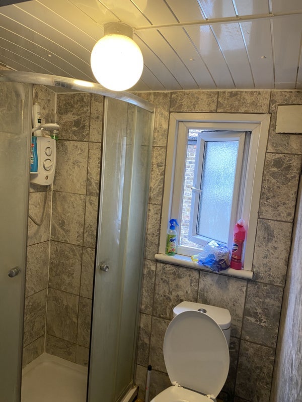 Room Jenner Road in Greater London
