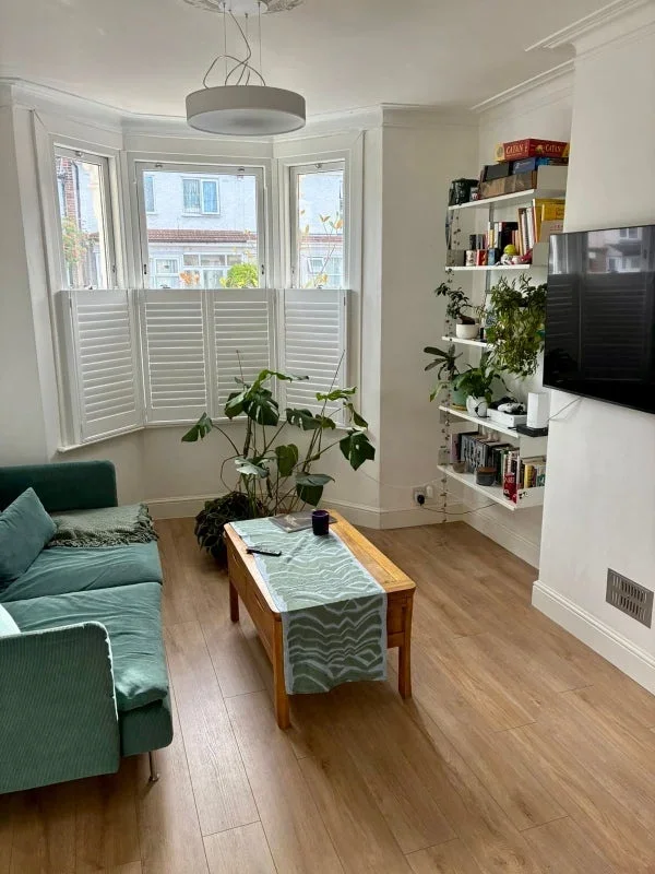 Room Bostall Lane in Greater London