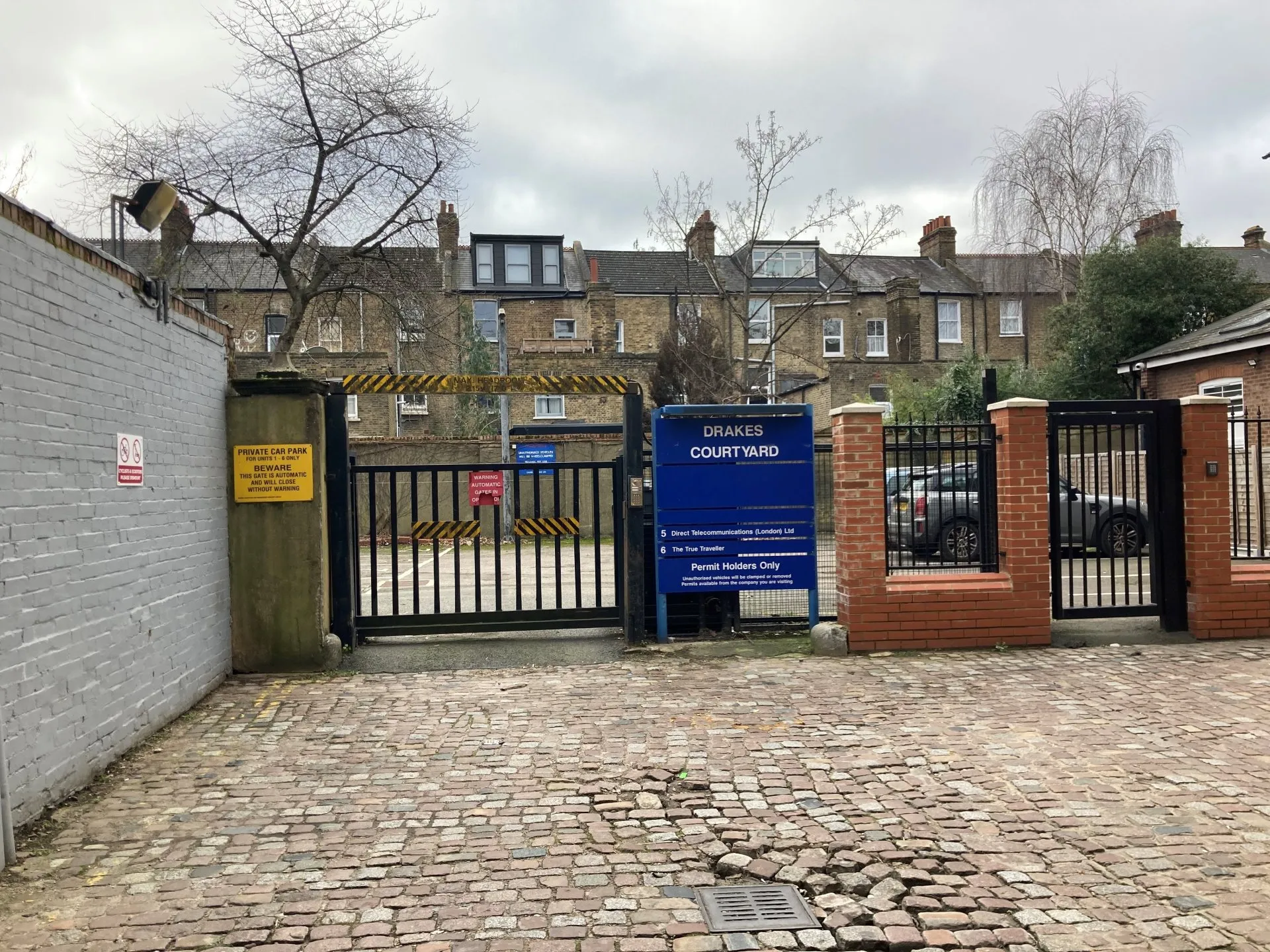 Flat Drakes Courtyard in Greater London