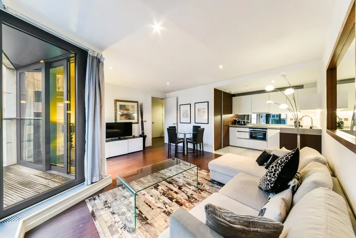 Flat Baltimore Wharf in Greater London