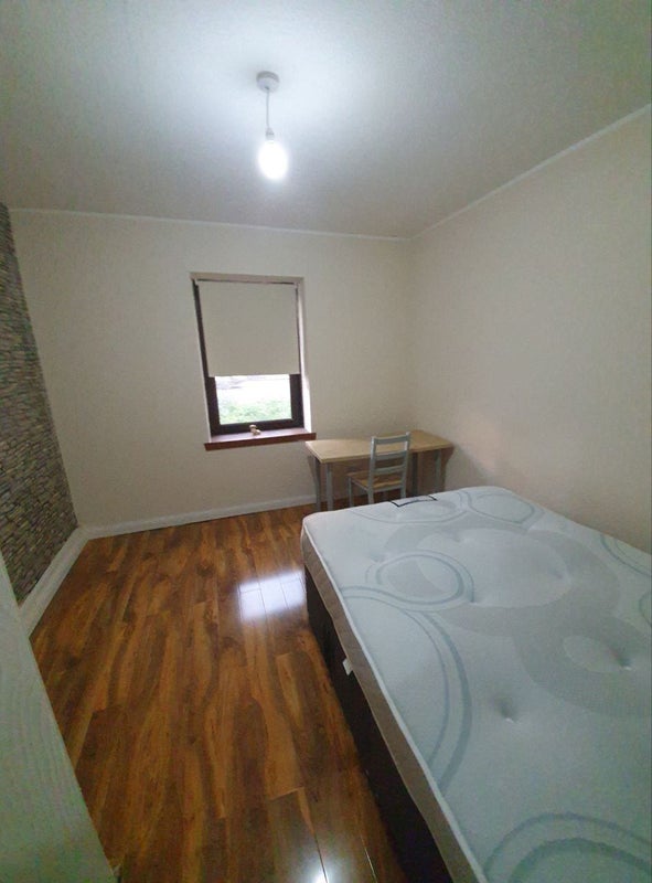 Room West Pilton Gardens in City of Edinburgh