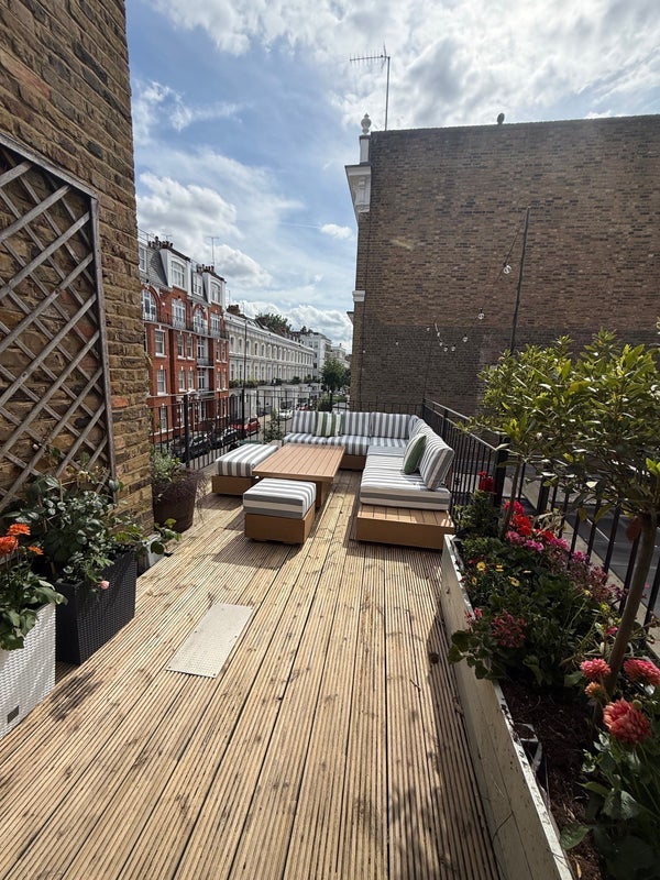 Flat Hollywood Road in Greater London