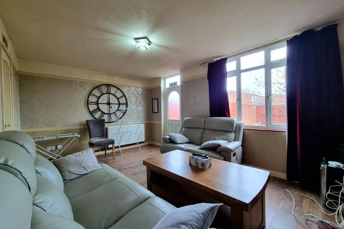 House Warwick Way in Charnwood