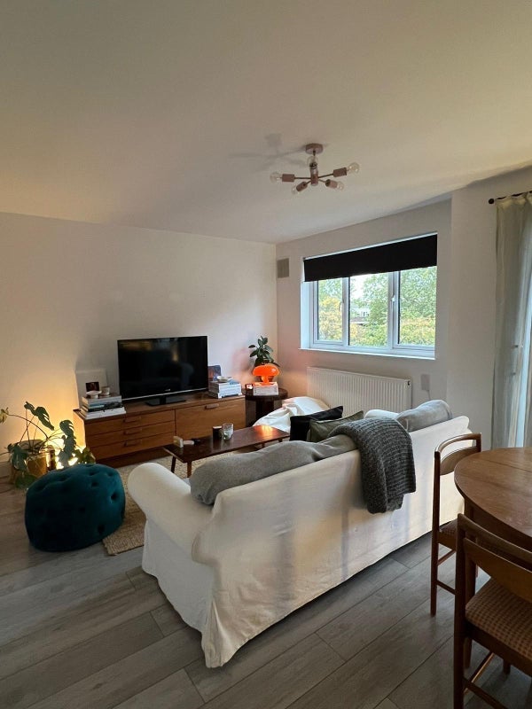 Room Mandeville Street in Greater London