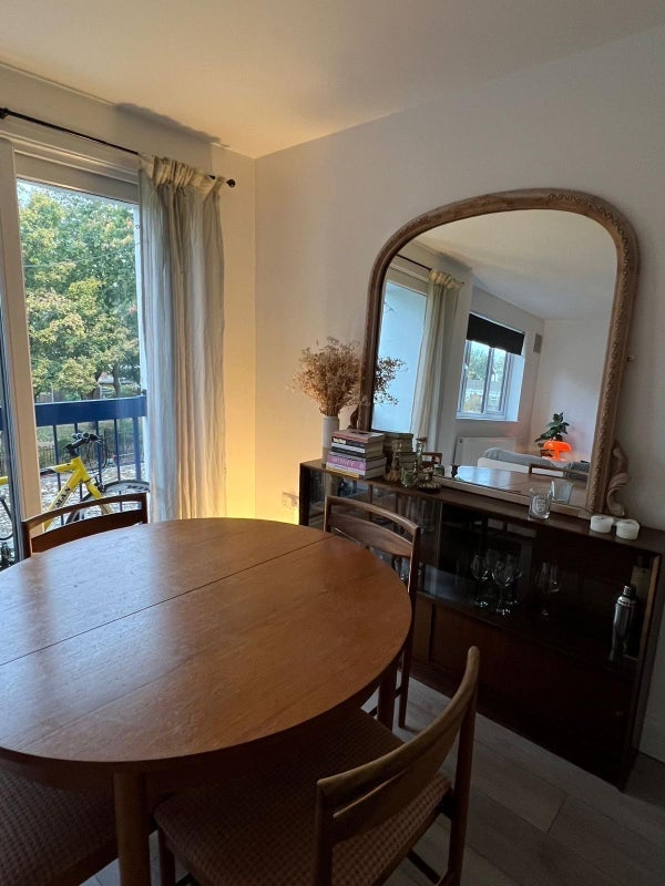Room Mandeville Street in Greater London