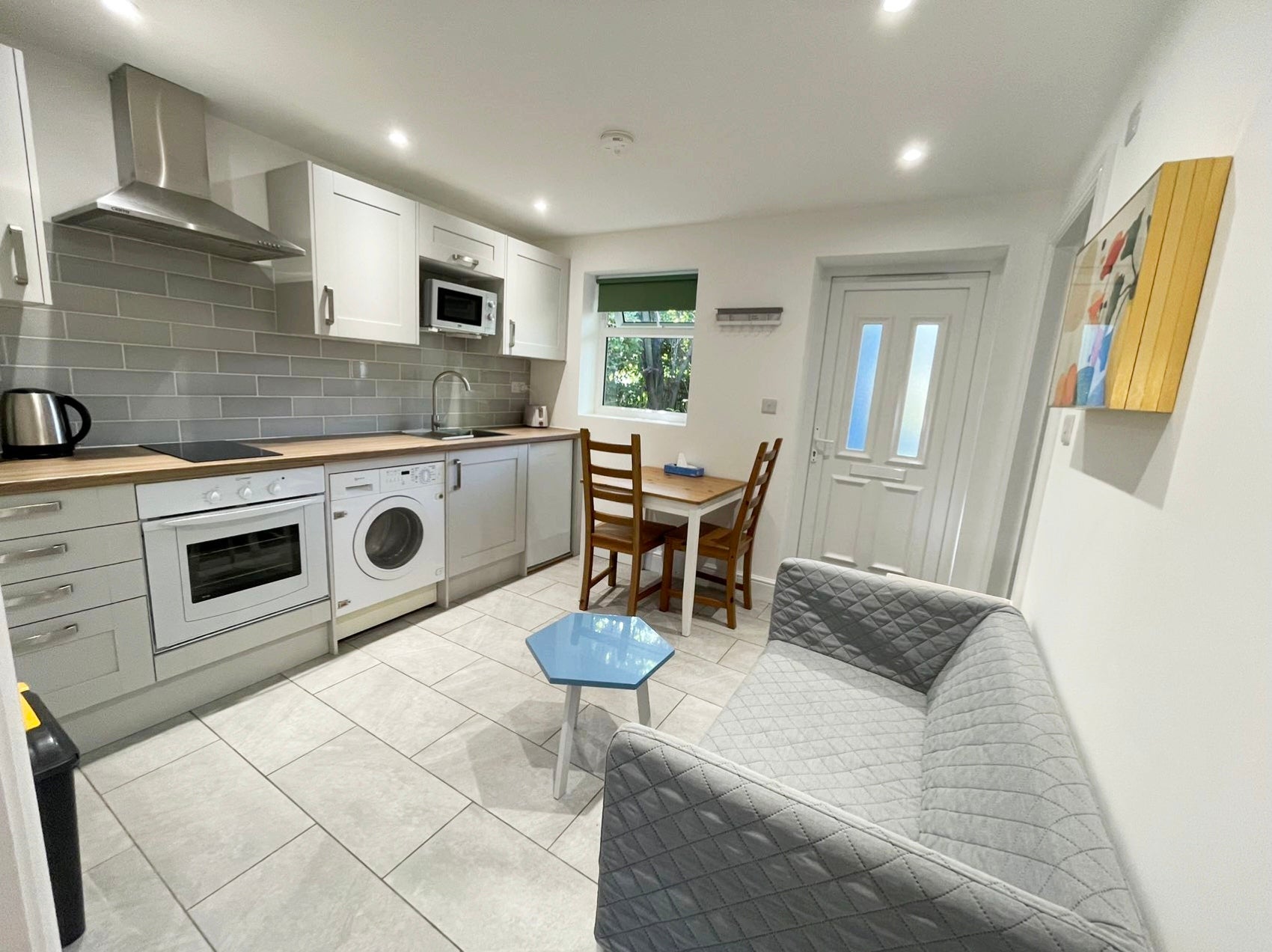 Flat Derwent Avenue in Greater London