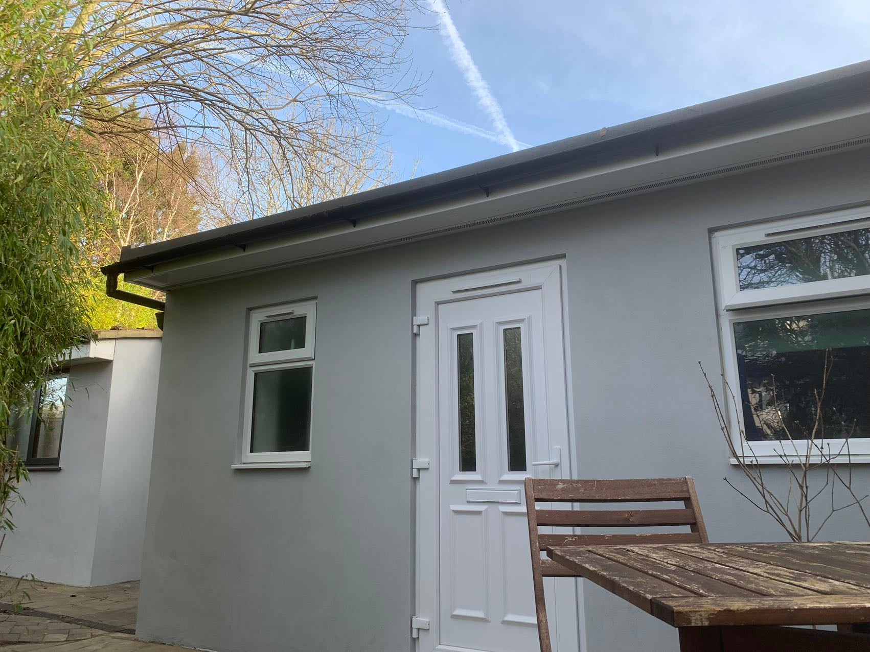 Flat Derwent Avenue in Greater London