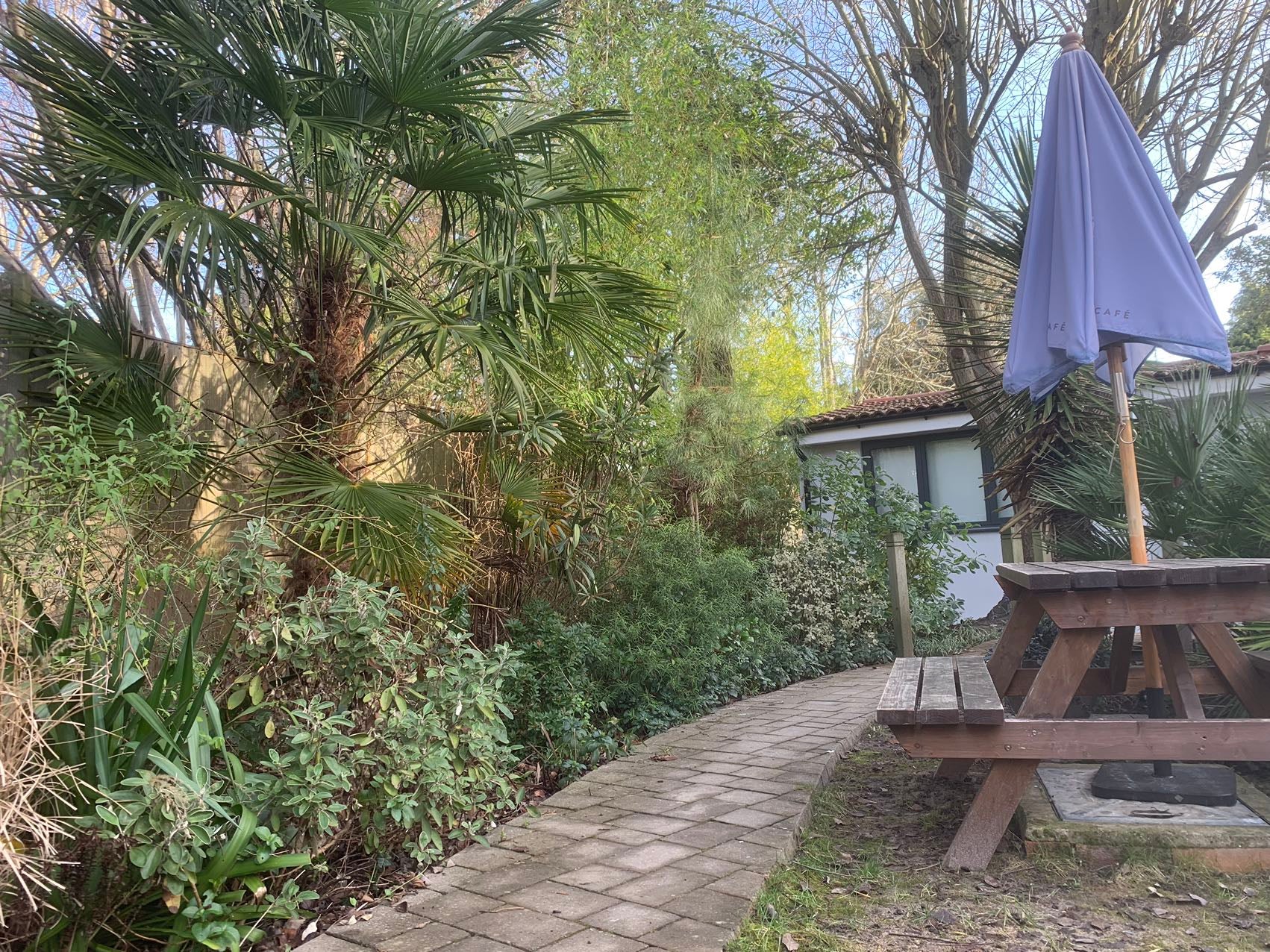 Flat Derwent Avenue in Greater London