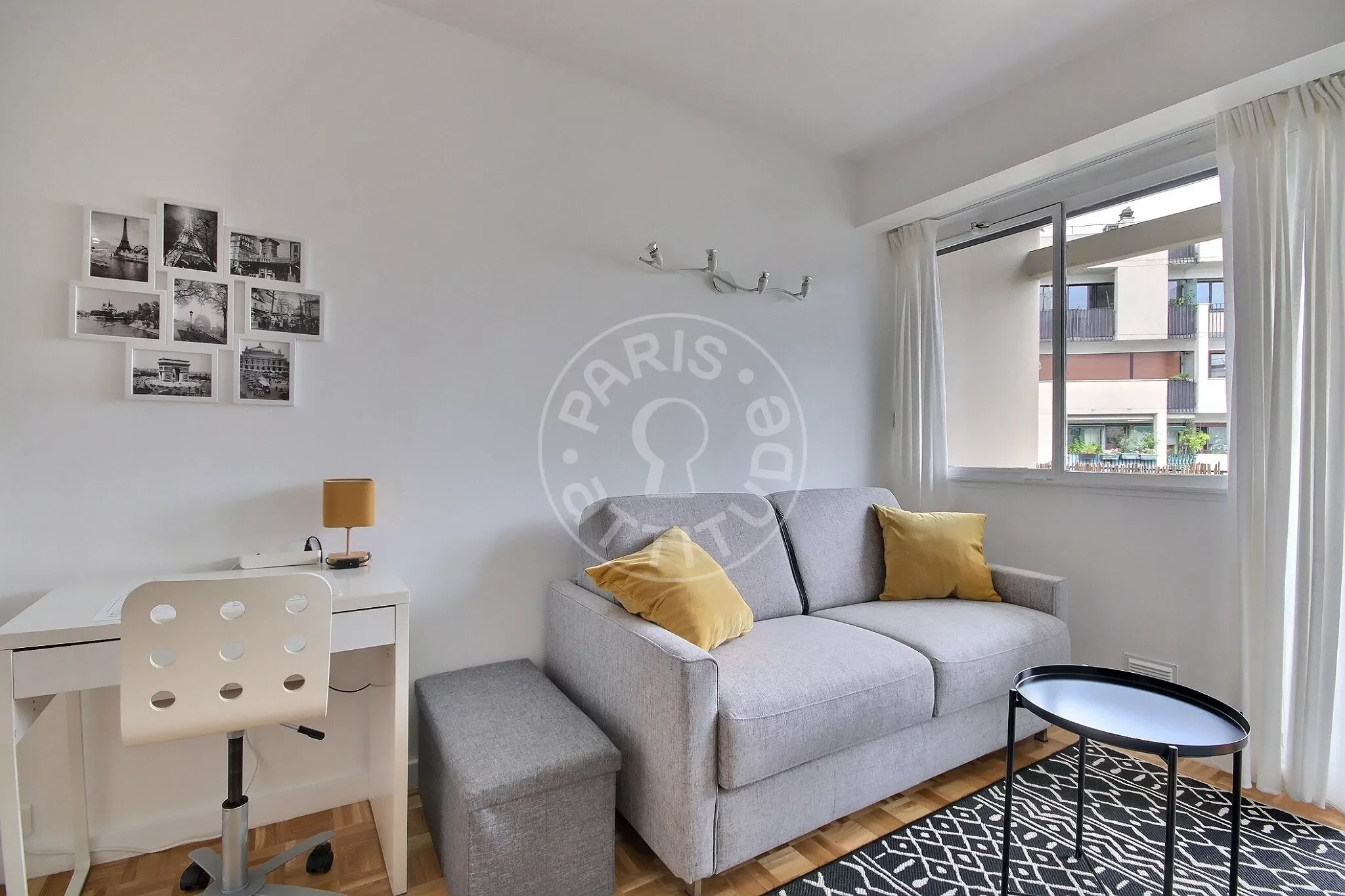 Flat Rue Vauvenargues in Paris