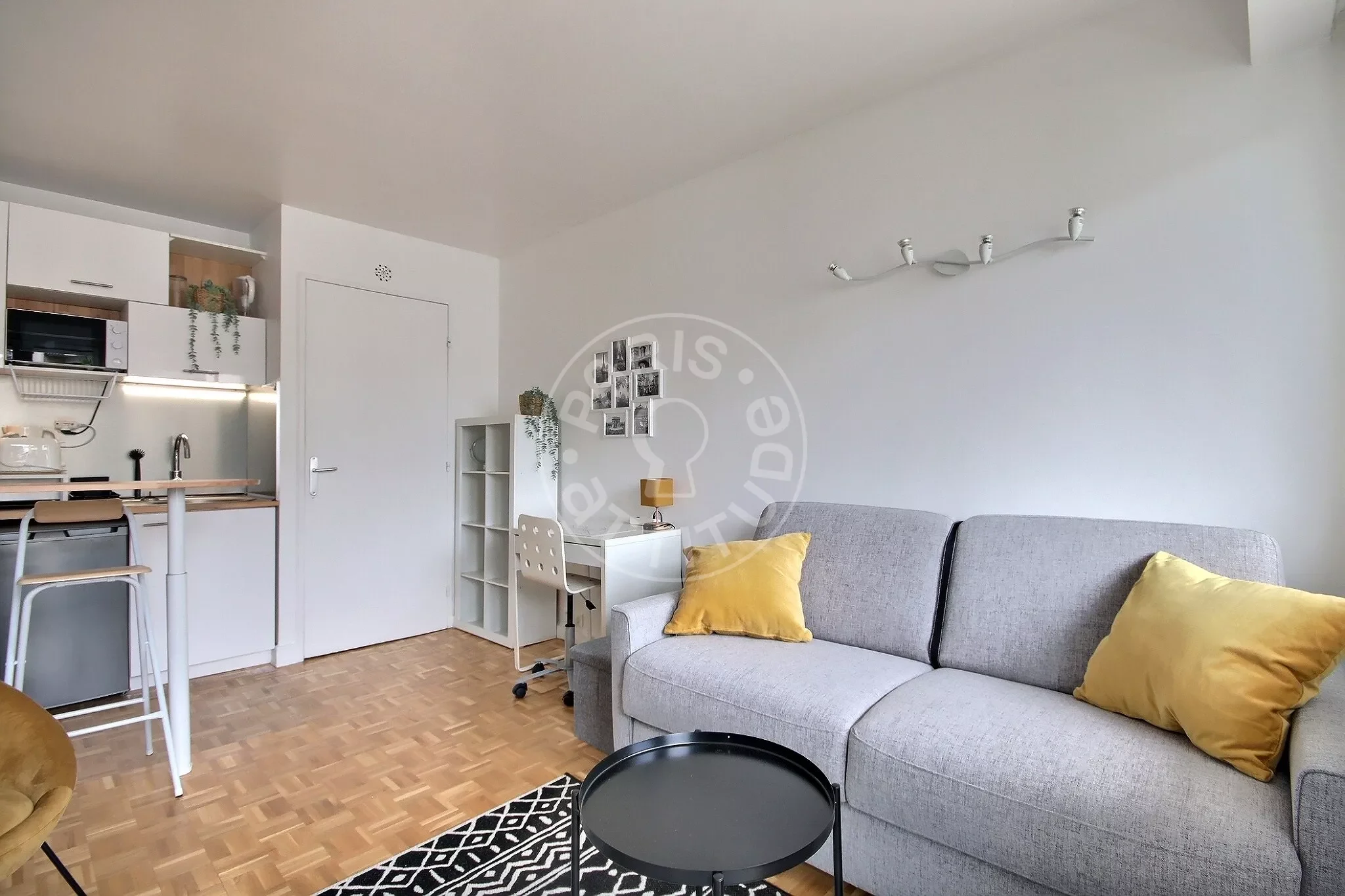 Flat Rue Vauvenargues in Paris