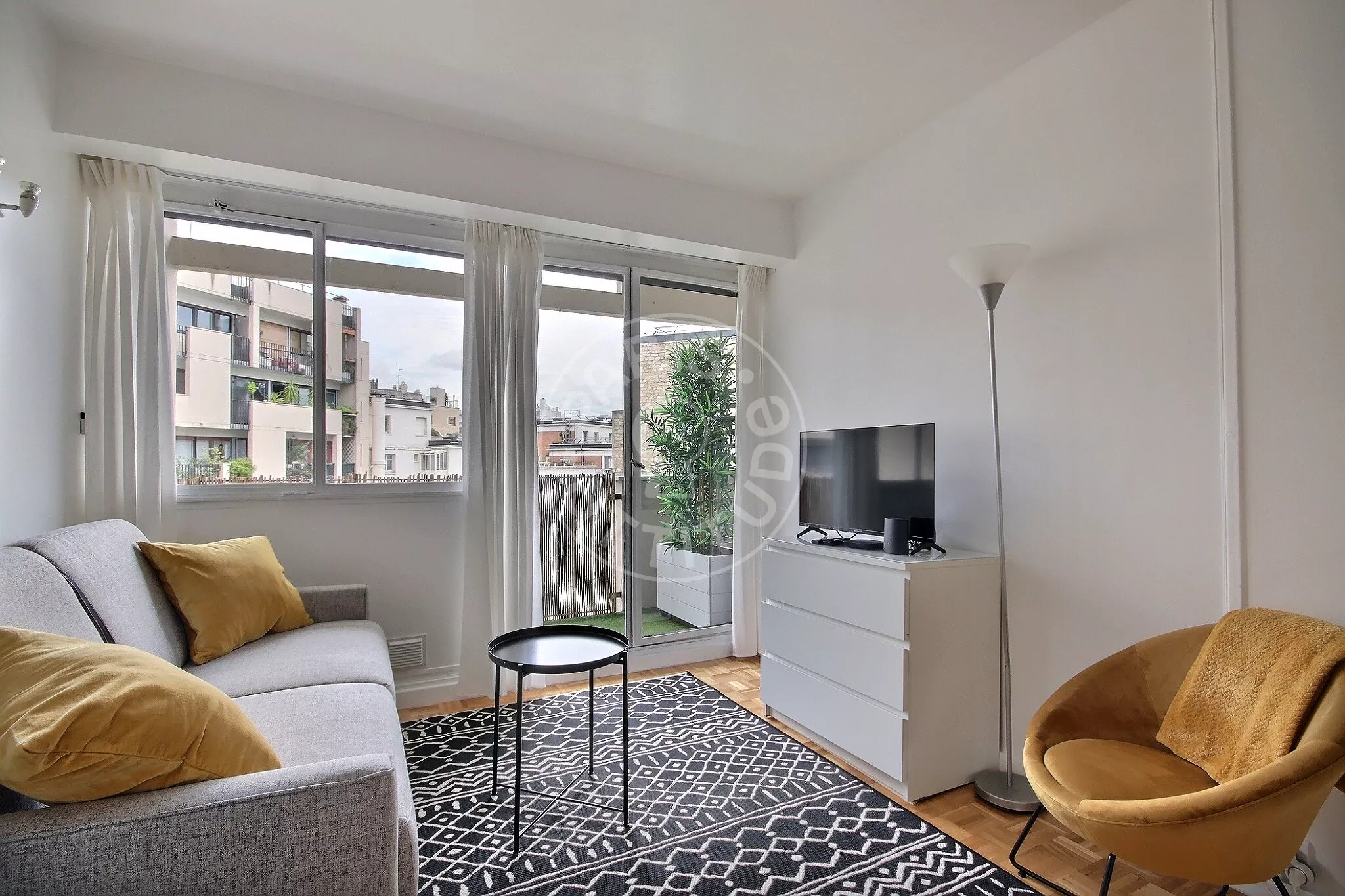 Flat Rue Vauvenargues in Paris