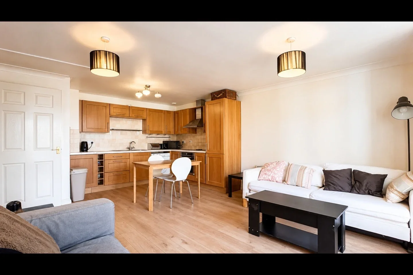 Flat Maltings Close in Greater London