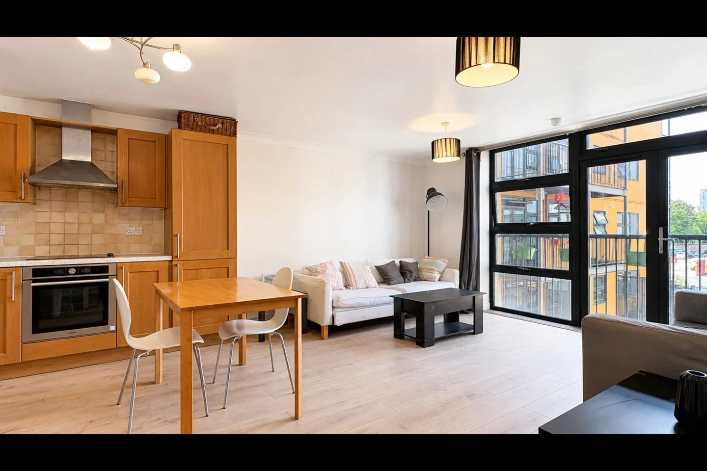 Flat Maltings Close in Greater London