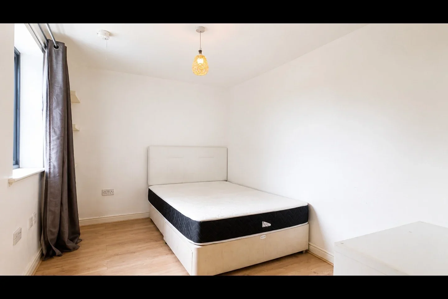 Flat Maltings Close in Greater London