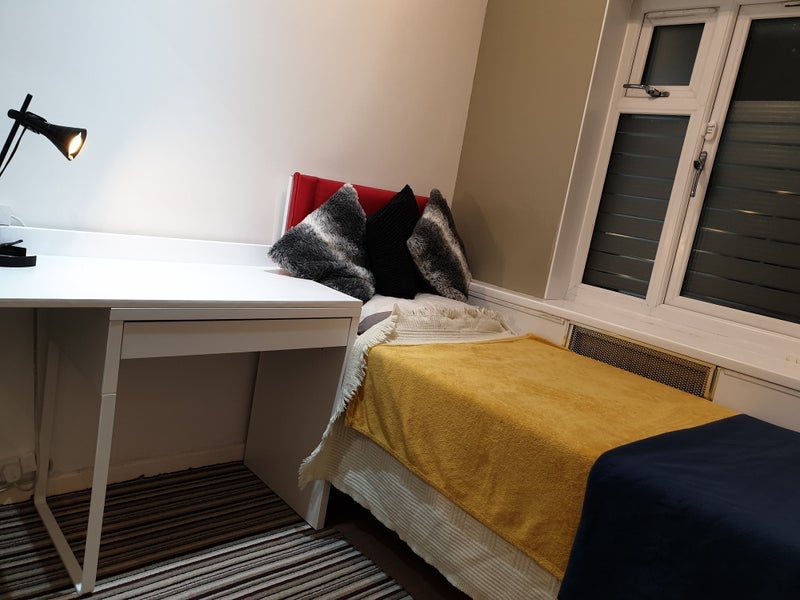 Room Winns Avenue in Greater London
