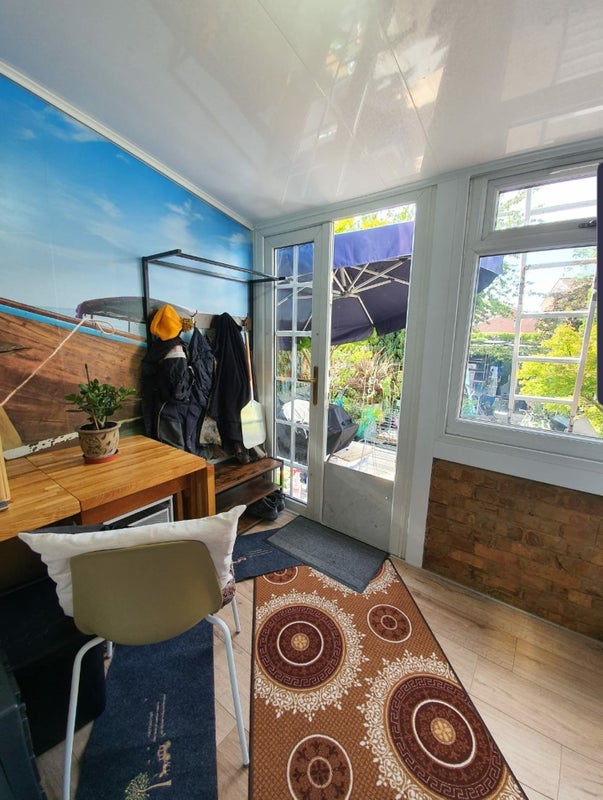 Room Winns Avenue in Greater London