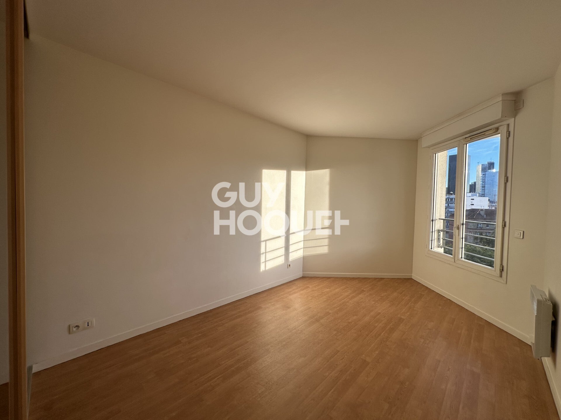 Flat Boulevard de la Mission Marchand in Courbevoie