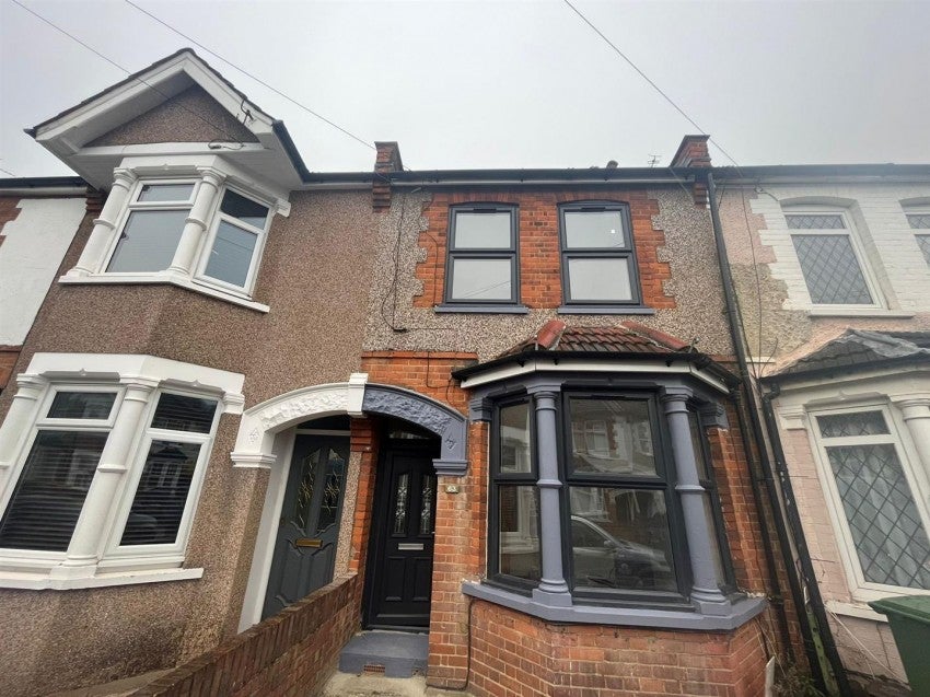 House Belgrave Avenue in Watford