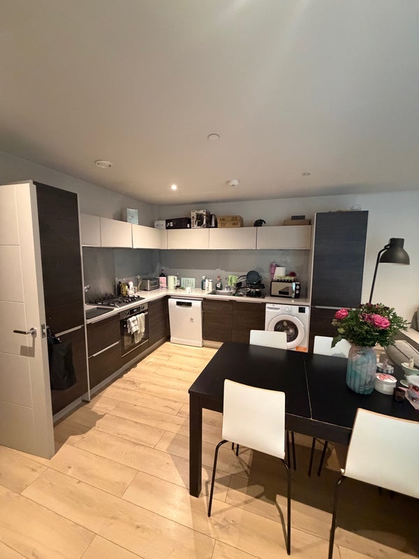 Room Battersea Rise in Greater London