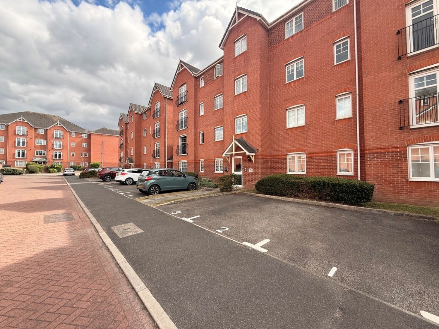 Flat Dunwoody Way in Crewe