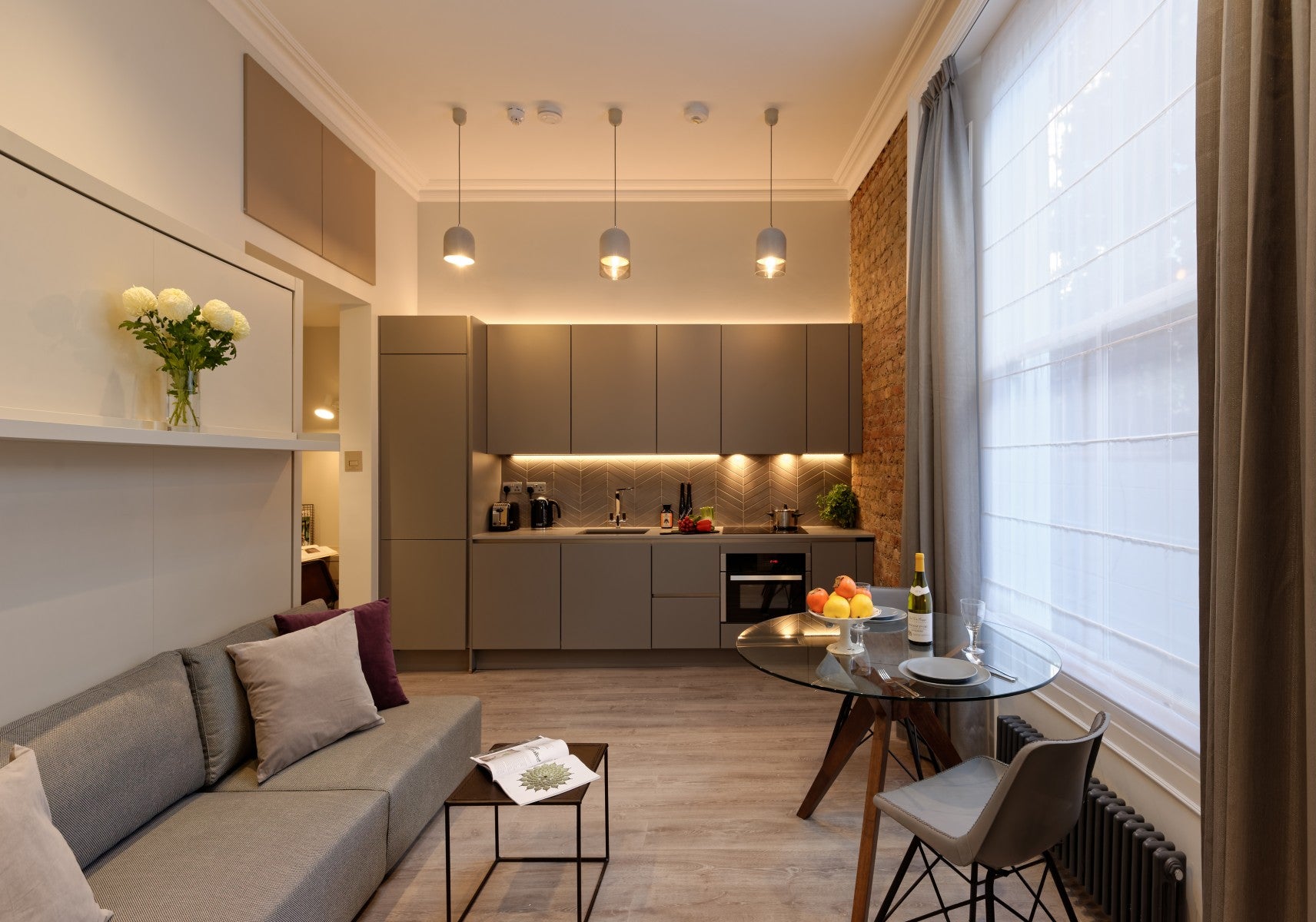Flat Linden Gardens in Greater London