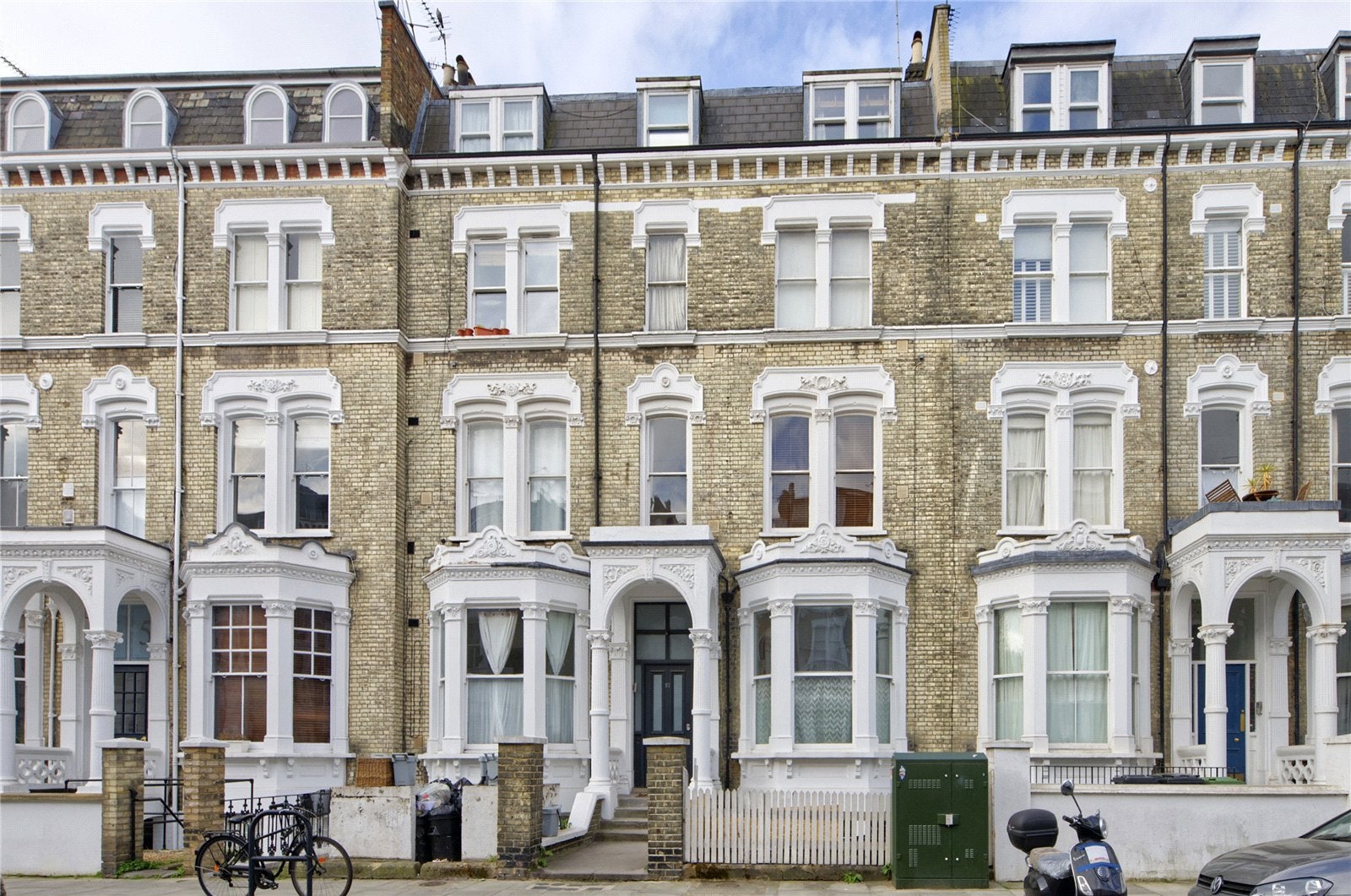 Flat Sinclair Road in Greater London