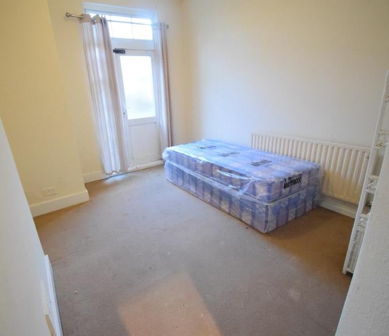 Flat Stainton Road in Greater London