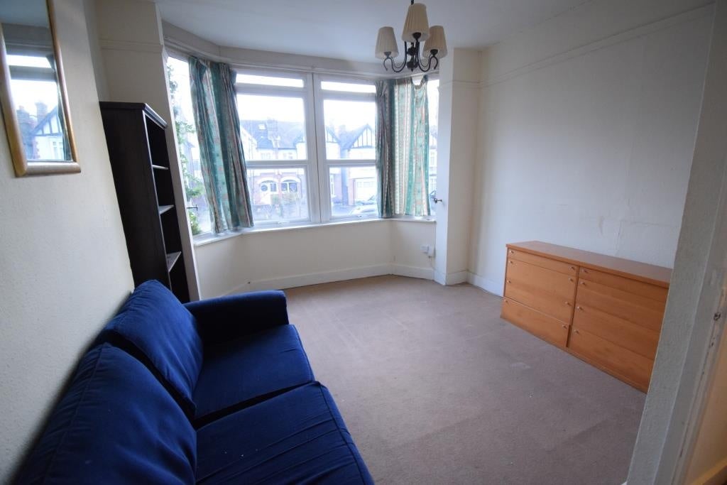 Flat Stainton Road in Greater London