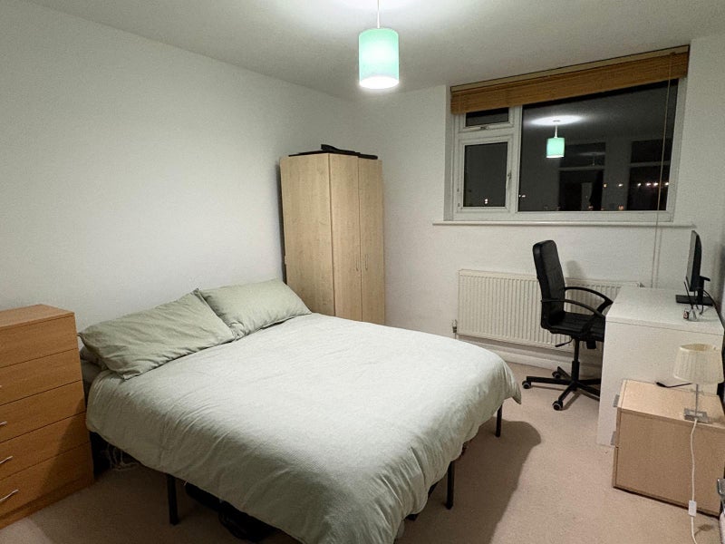 Flat Langham Gardens in Greater London
