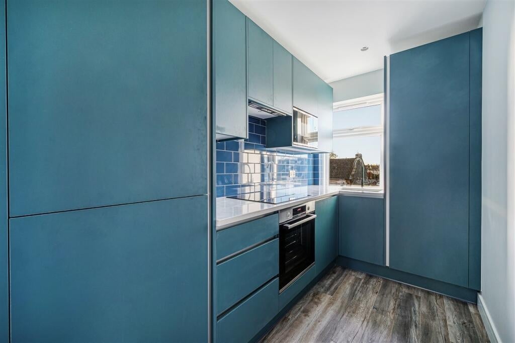 Flat Percy Road in Greater London