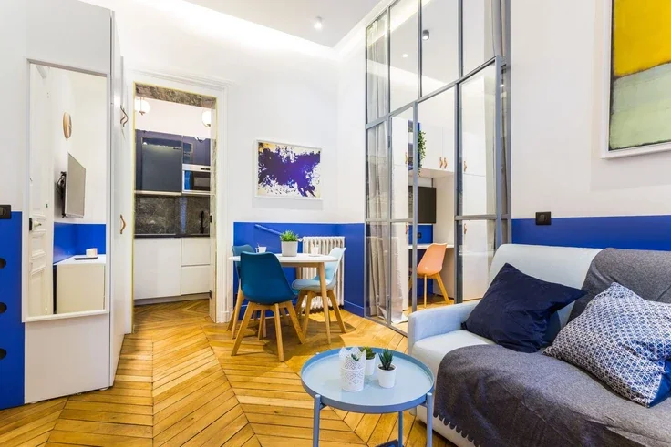 Flat Avenue Pierre-Iᵉʳ-de-Serbie in Paris