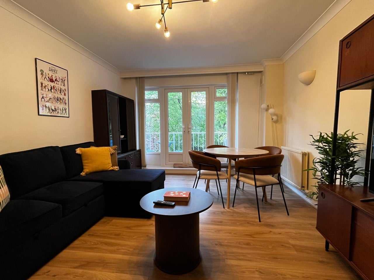 Flat Fairfax Road in Greater London
