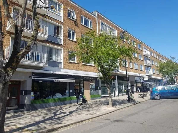 Flat Fairfax Road in Greater London