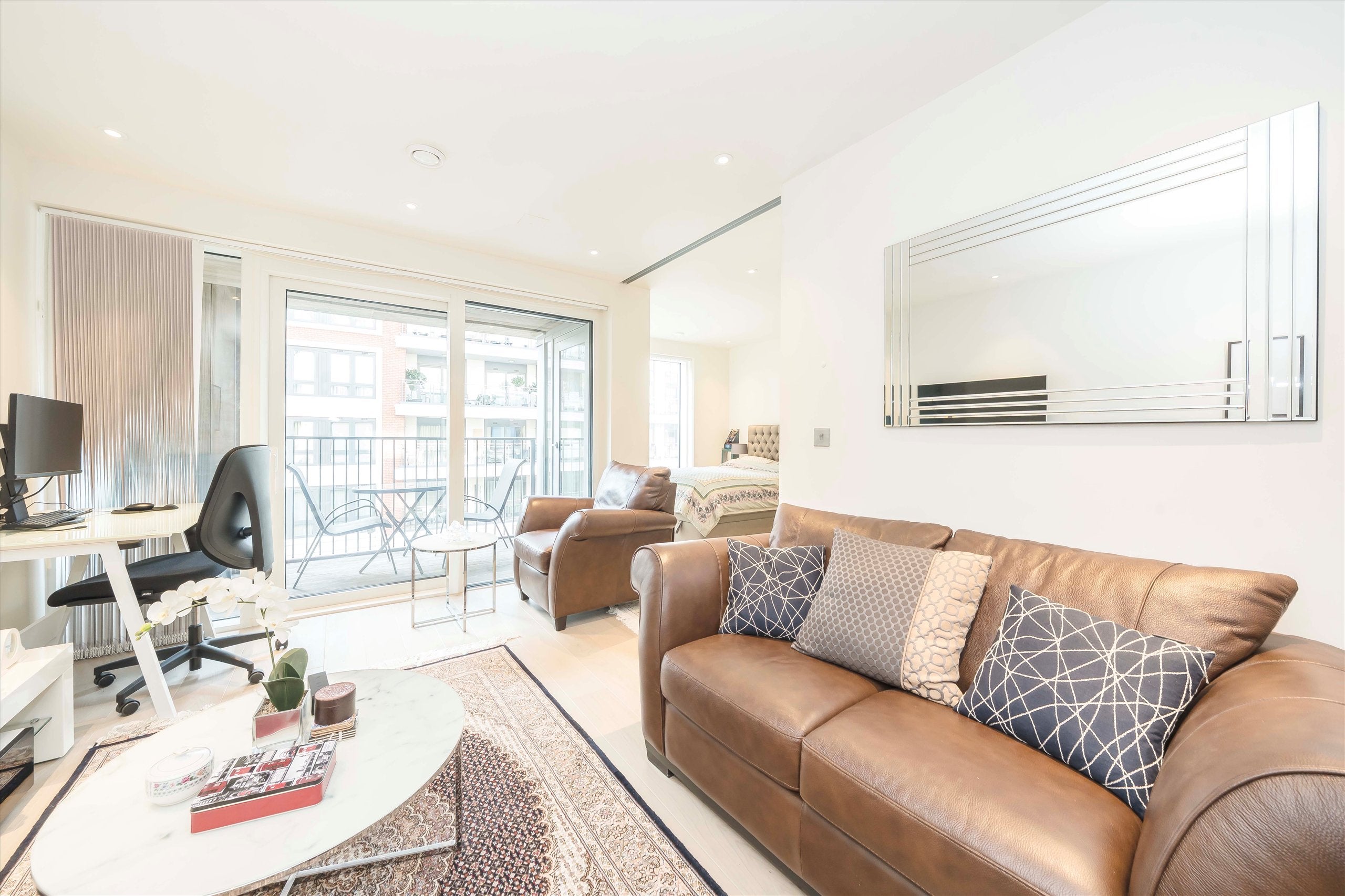 Flat Park Street in Greater London
