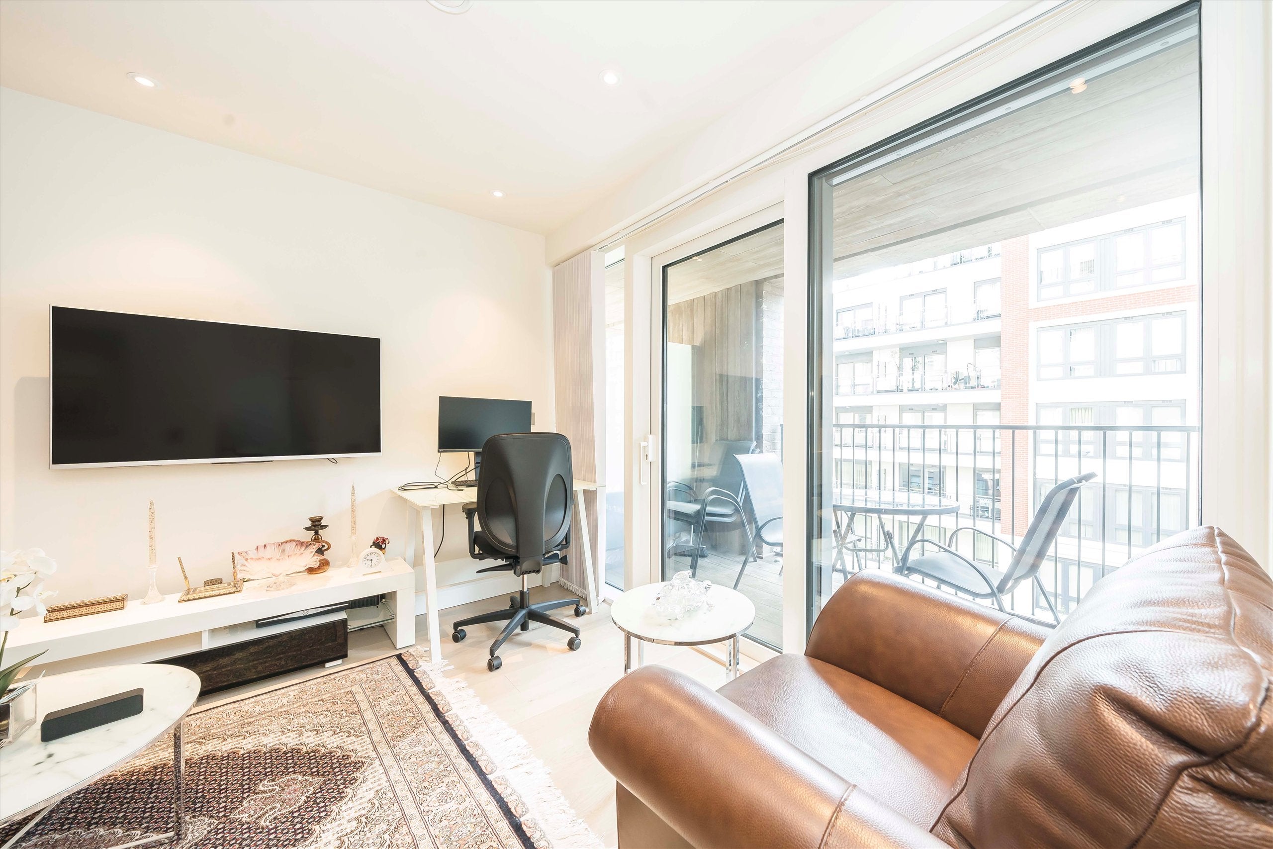 Flat Park Street in Greater London