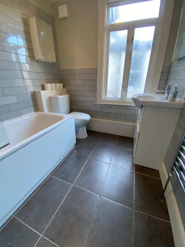 Room Adelaide Grove in Greater London