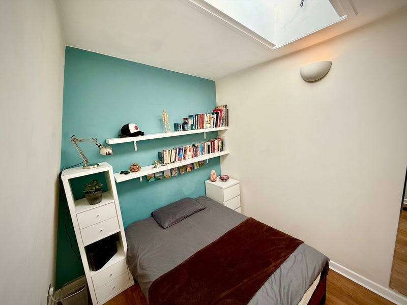 Room Siani Mews in Greater London
