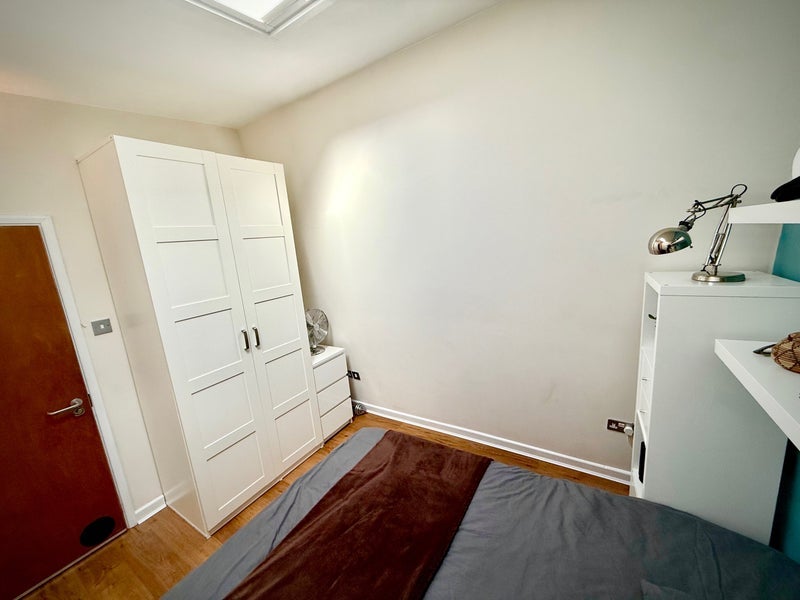 Room Siani Mews in Greater London