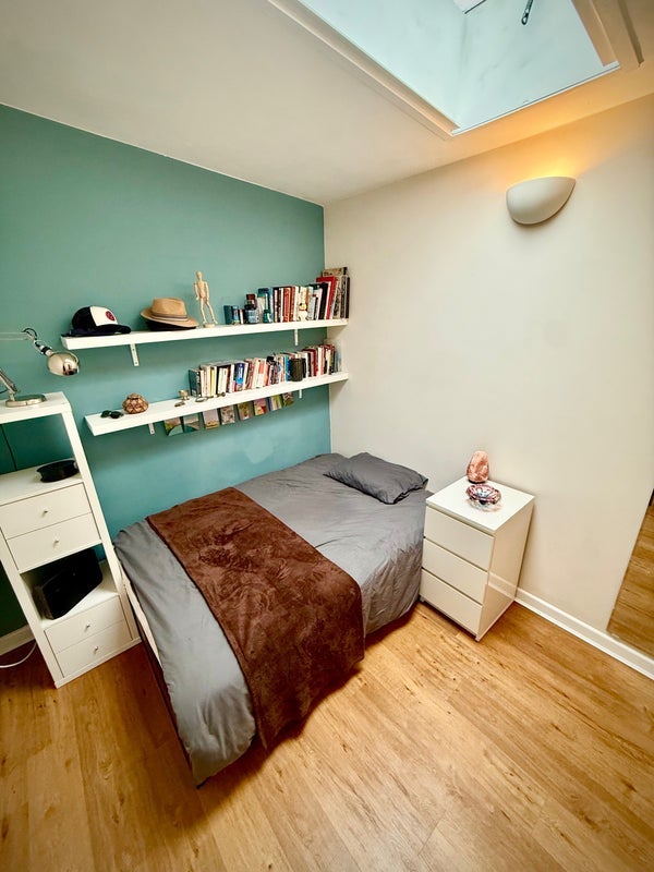 Room Siani Mews in Greater London