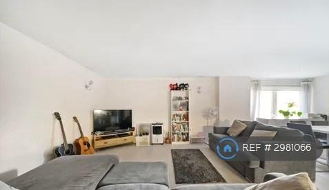 Flat Cassilis Road in Greater London