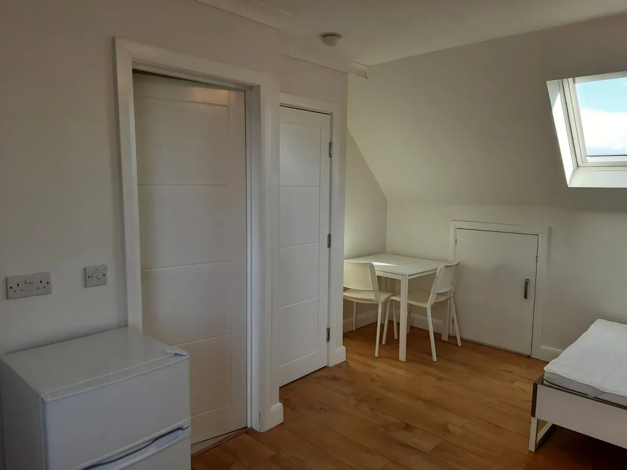 Room May Gardens in Greater London