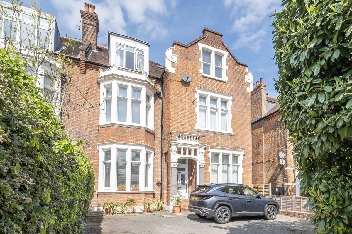 Flat West Hill in Greater London