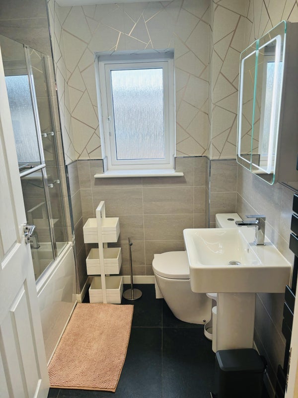 Room O'Donnel Street in City of Edinburgh