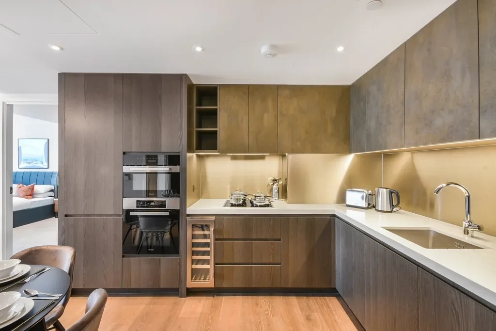 Flat Carnation Way in Greater London