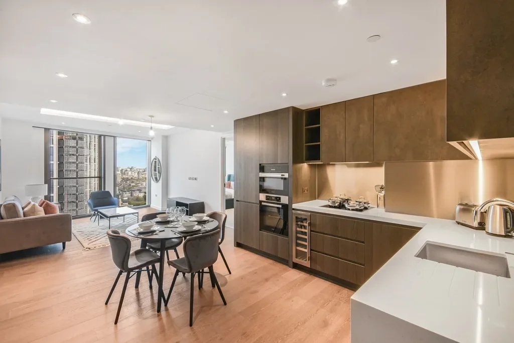 Flat Carnation Way in Greater London