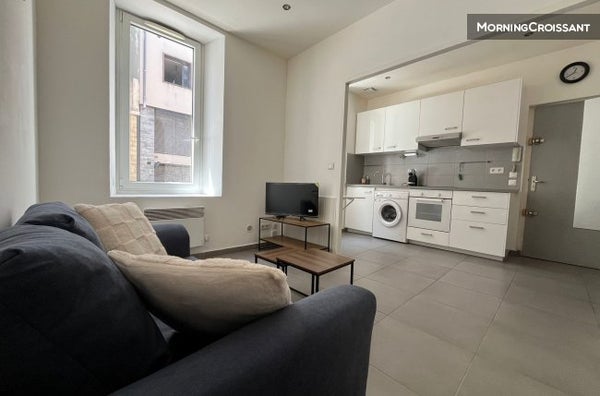 Flat Rue Roger Renzo in Marseille