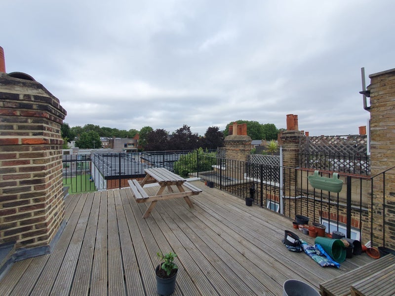 Room Putney Bridge Road in Greater London