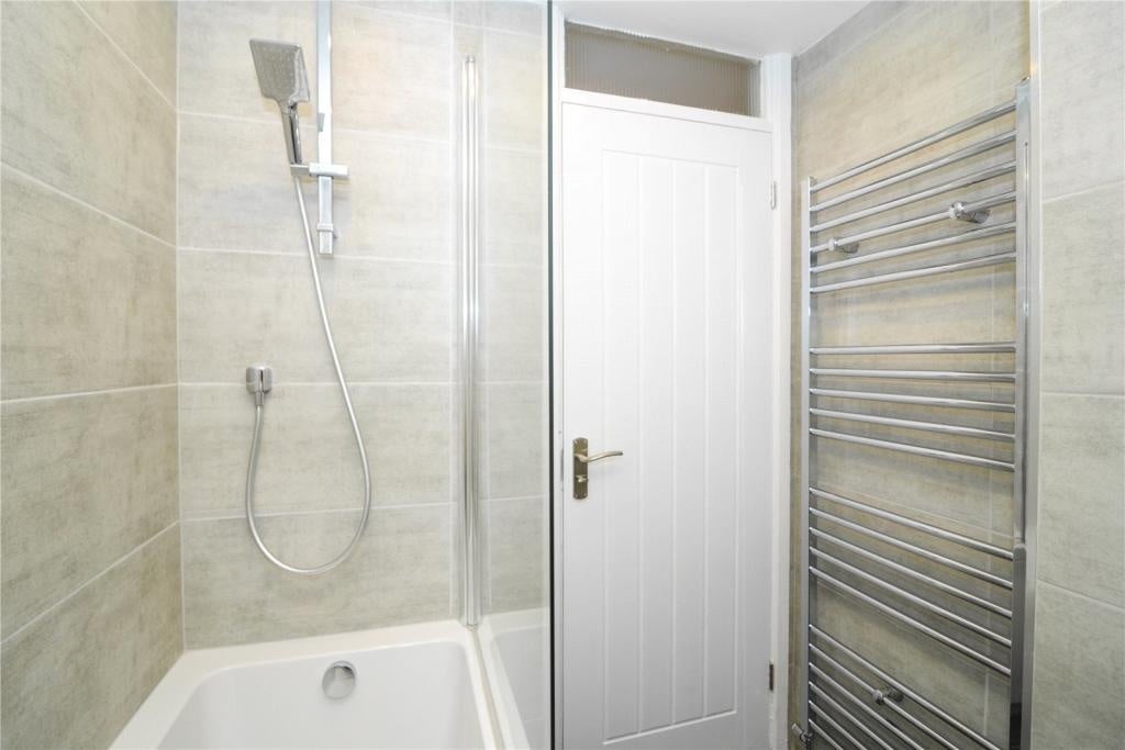Flat Wessex Close in Greater London